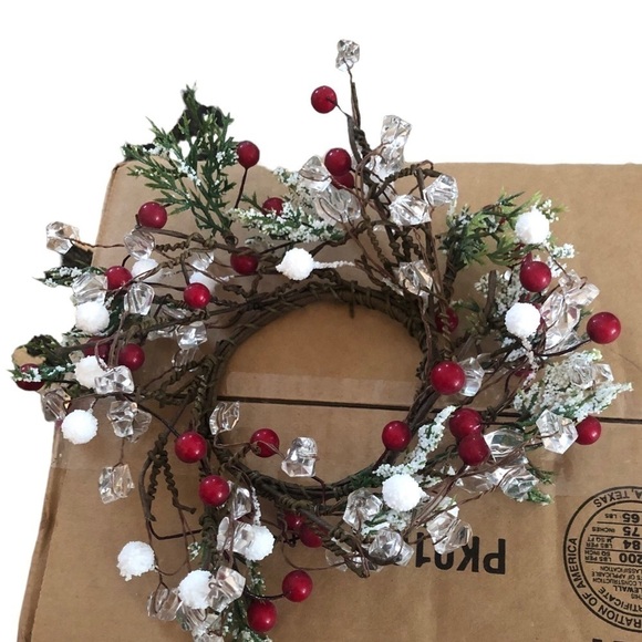 Crafters 5PC Beautiful Round Embellished Miniature Wreaths Beads Floral Greenery - Picture 5 of 6